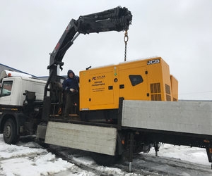 Погрузка дизельного генератора JCB G65QS